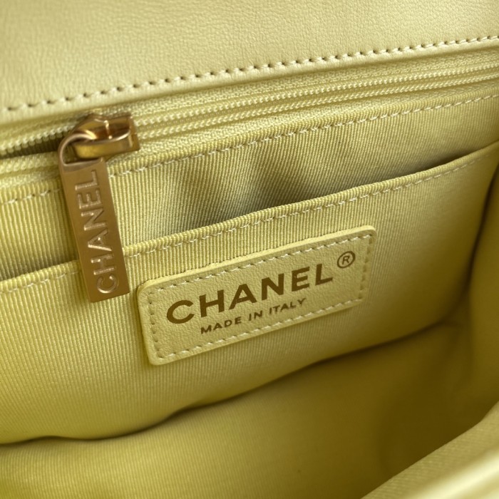 Handbag Chanel AS2379 size 12*17*8 cm