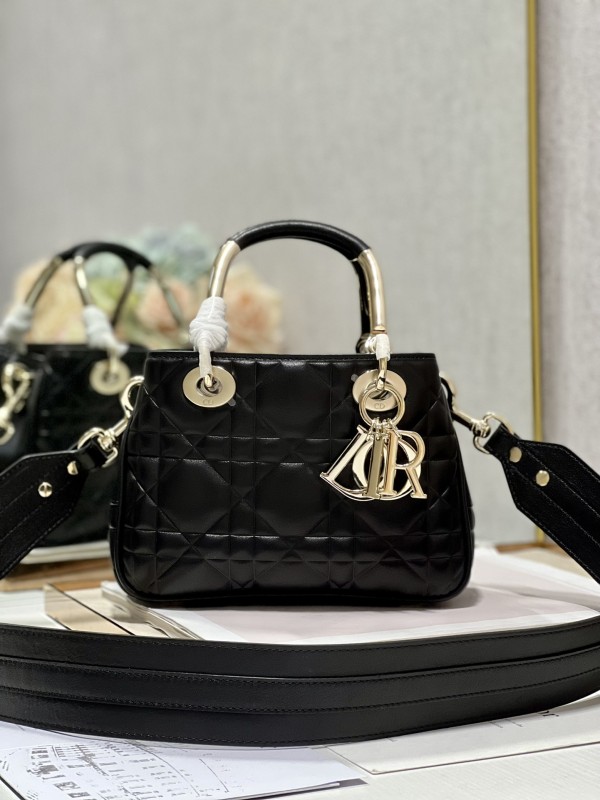 Handbag Dior 1202 size 23×26×8 cm
