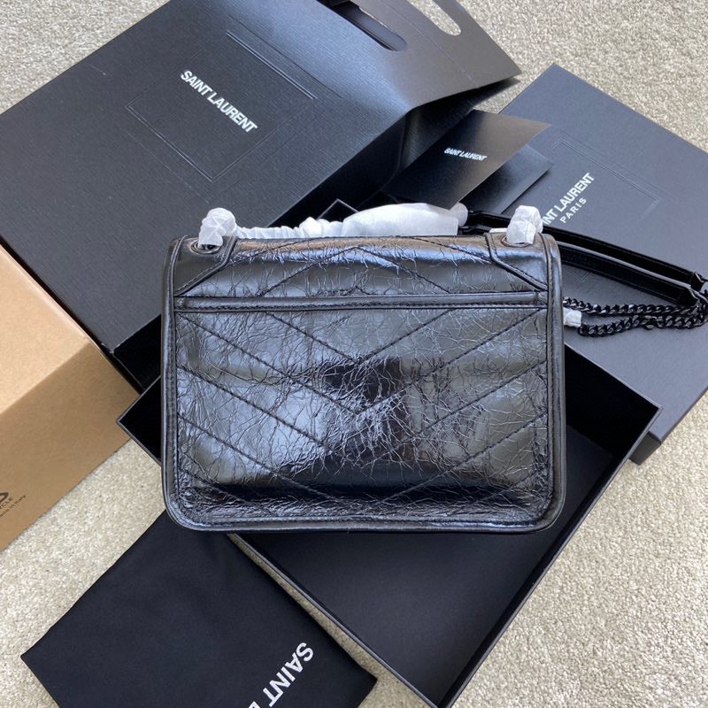 Handbags SAINT LAURENT 533037 size 22×16.5×12 cm