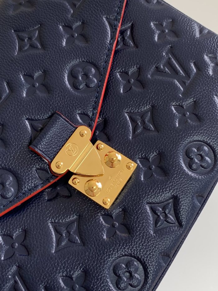 Handbag Louis Vuitton M41486 size 25 x 19 x 9 cm