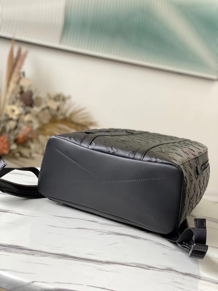 Handbag Louis Vuitton M57959 size 31 x 42 x 15cm