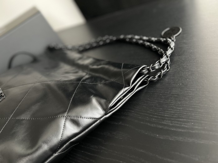 Handbag Chanel size 35cmx37cmx7 cm