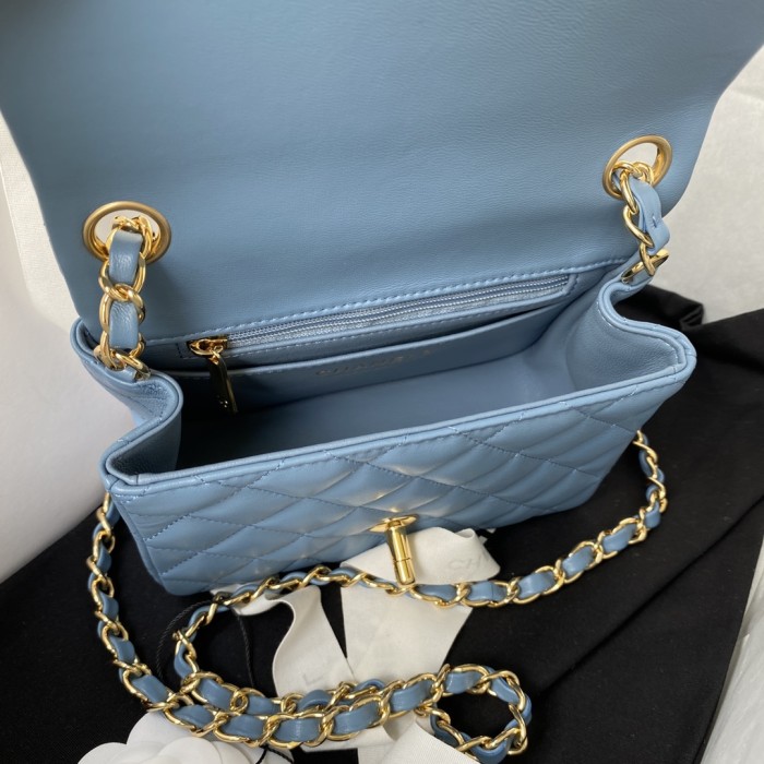 Handbag Chanel size 17 cm