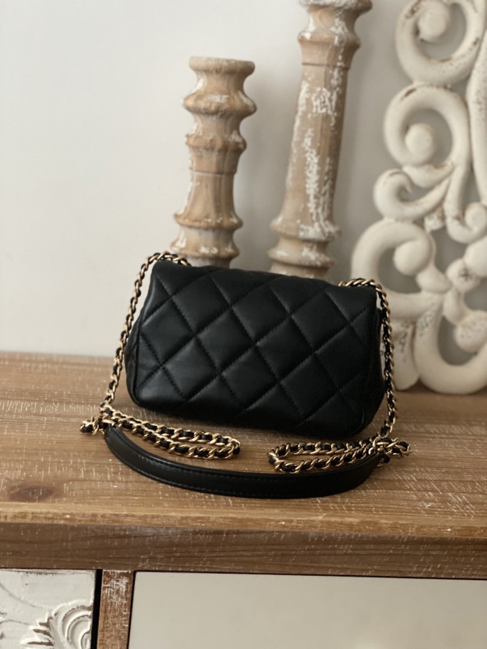 Handbag Chanel 3473 size 13*18*6 cm