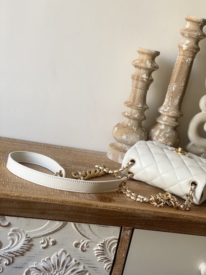 Handbag Chanel As3109 size 19*14*6 cm