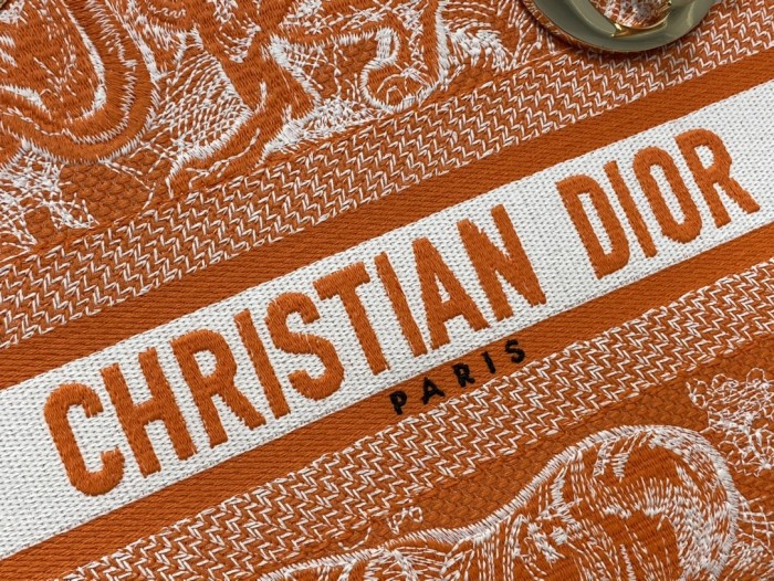 Handbag Dior size 24 cm