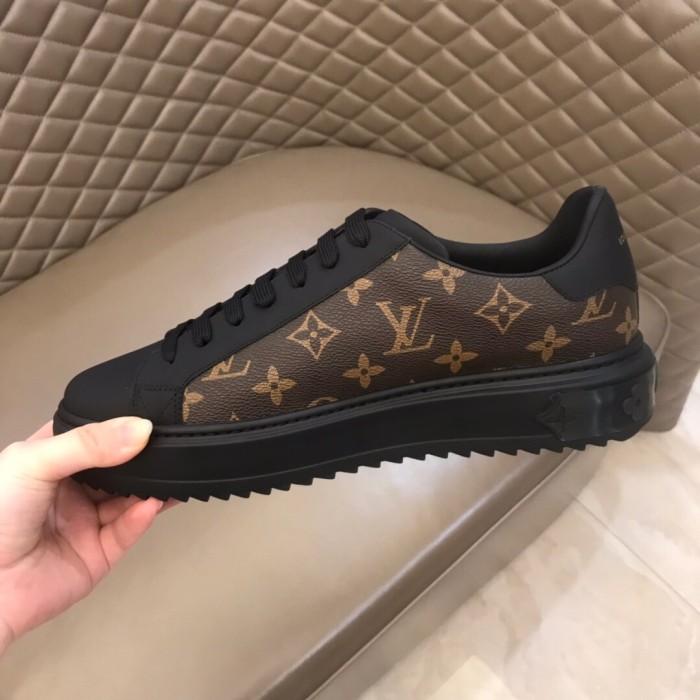 Louis Vuitton Low Top sneaker 36