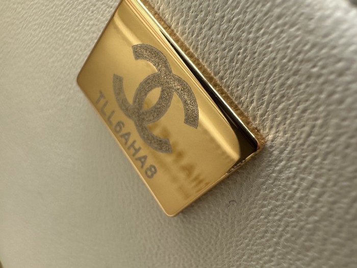 Handbag Chanel AP3744 size 18 cm