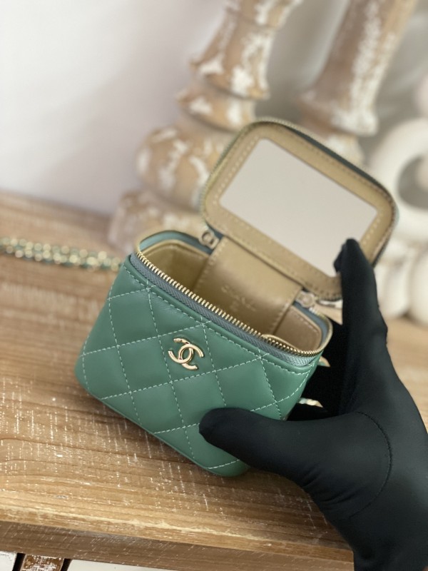 Handbag Chanel 81241 size 10.5 8.5 7 cm