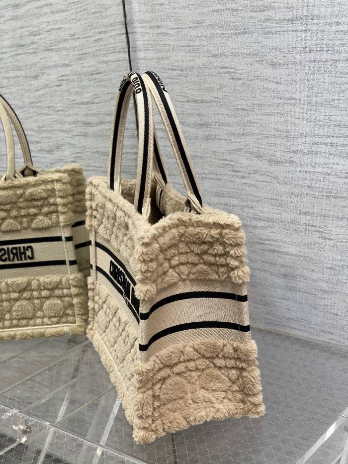 Handbag Dior size 26*8*22 cm