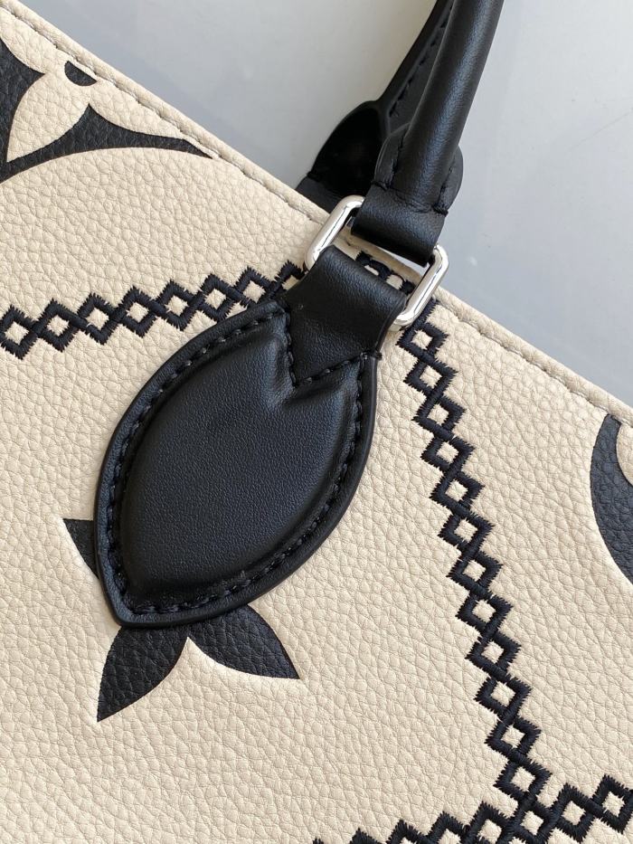 Handbag Louis Vuitton M45595 size 35-28-15 cm