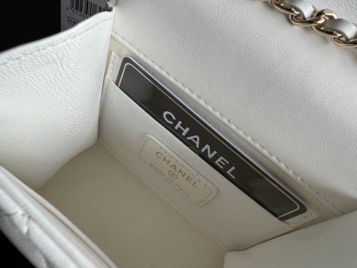 Handbag Chanel A81633 size 11cmx11cmx5 cm