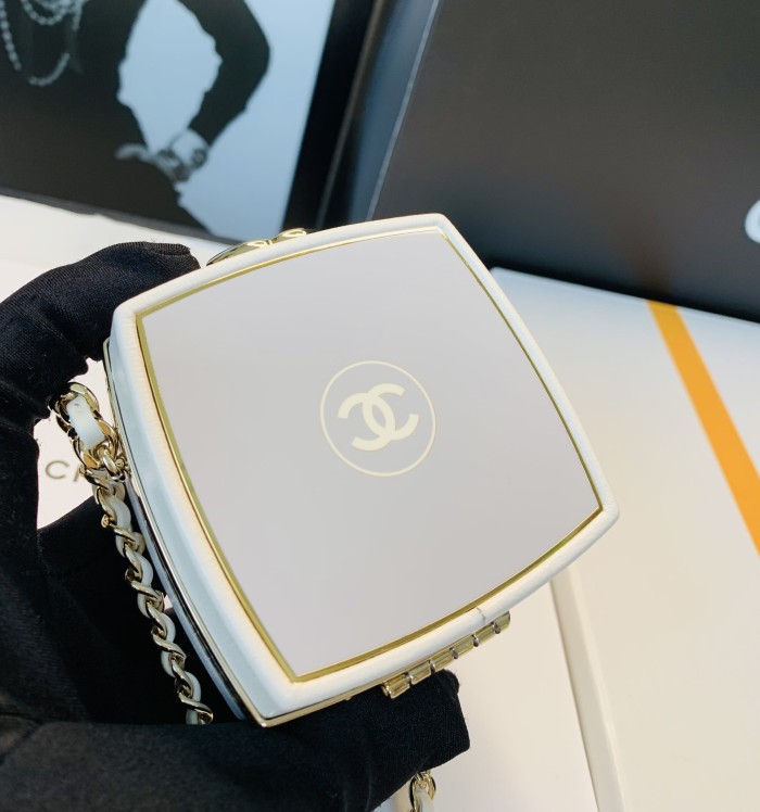 Handbag Chanel size 8*8*4 Cm