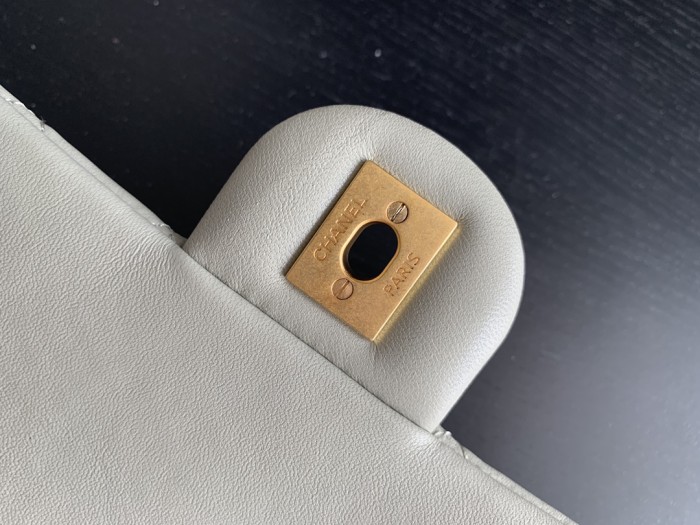 Handbag Chanel size 20 cm