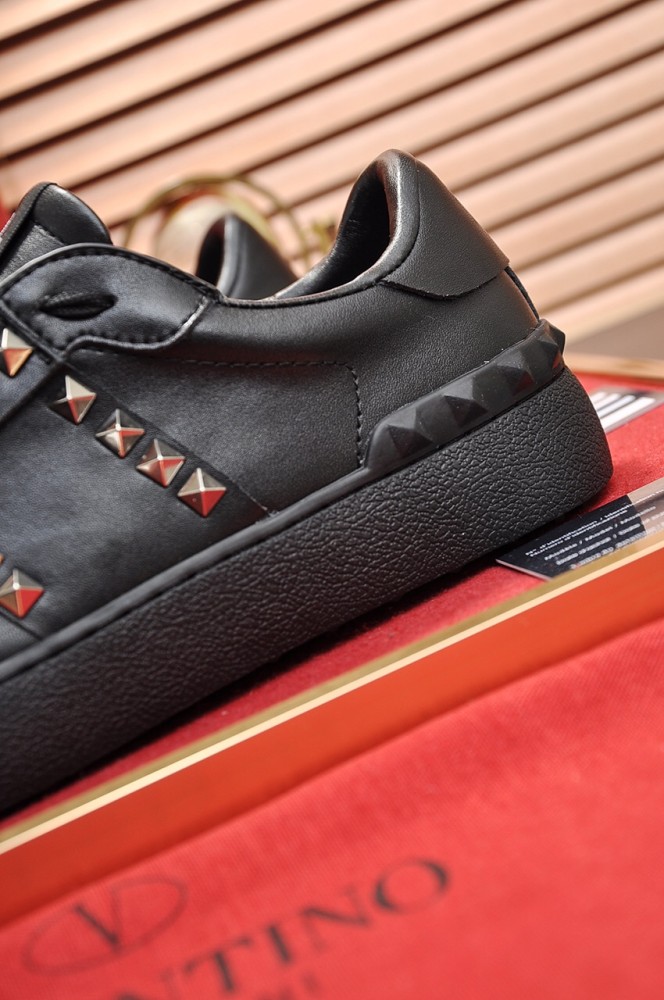 Valentino Garavani Rockstud Untitled calfskin sneaker 8