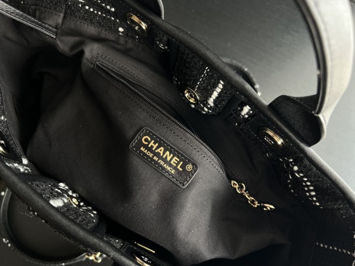 Handbag Chanel size 33 cm