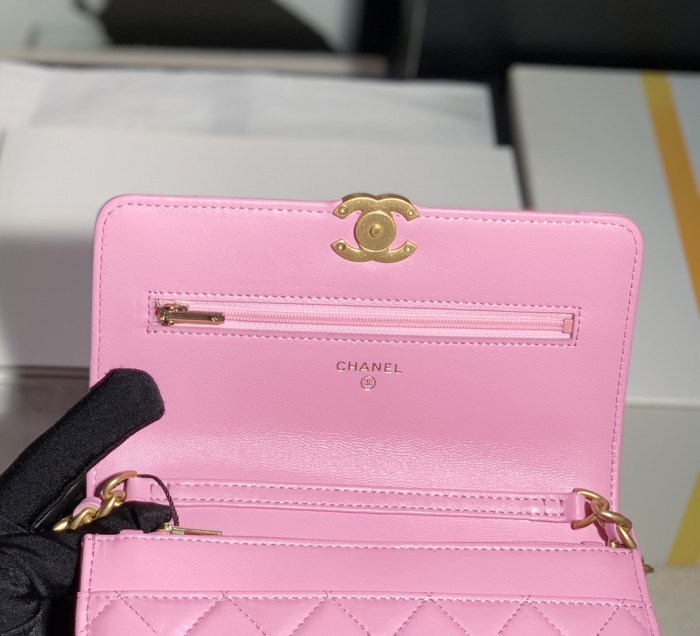 Handbag Chanel size 12*19*3.5 cm