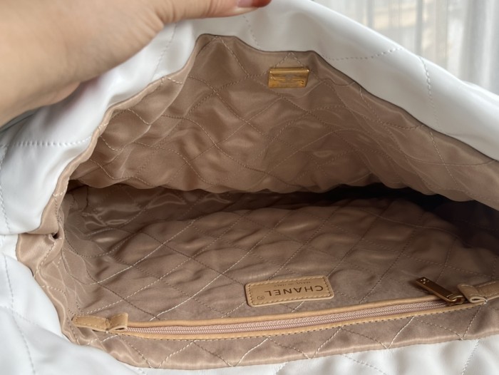 Handbag Chanel size 39cmx42cmx8 cm