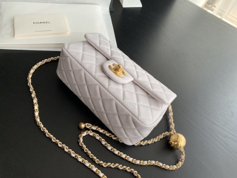 Handbag Chanel size 20 cm