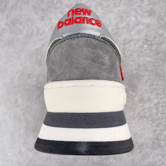 New Balance 990 Sneaker 2