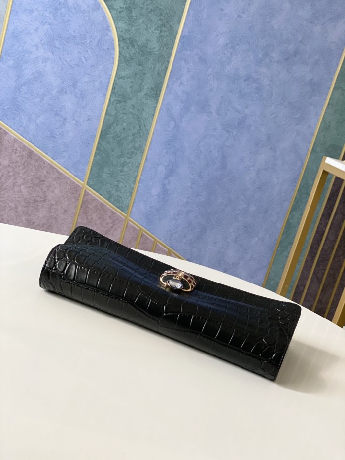 Handbag Chanel 6603 size 30.13.4 cm