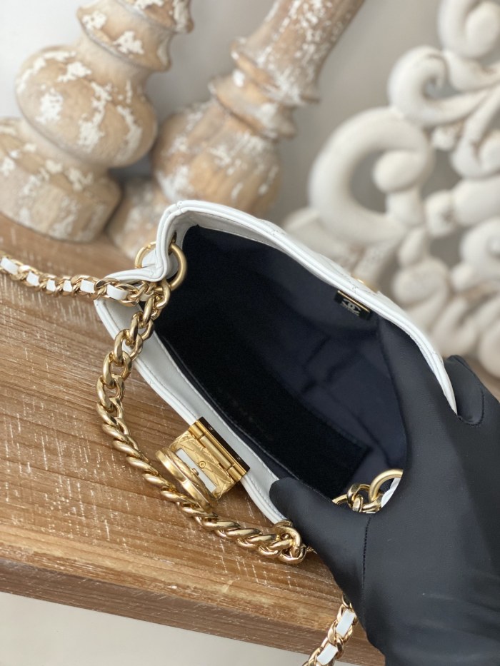 Handbag Chanel 3475 size 12.5*19*6.5* cm