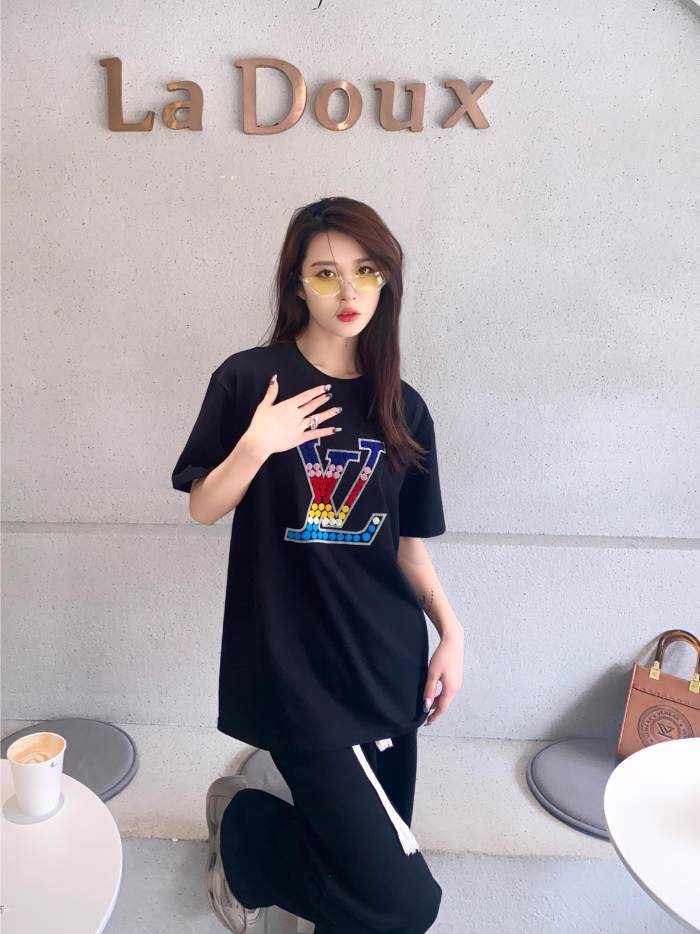 Clothes Louis Vuitton 323