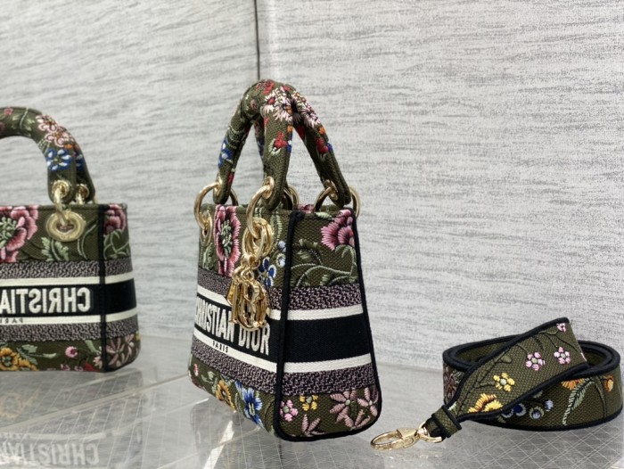 Handbag Dior size 17*7*15 cm