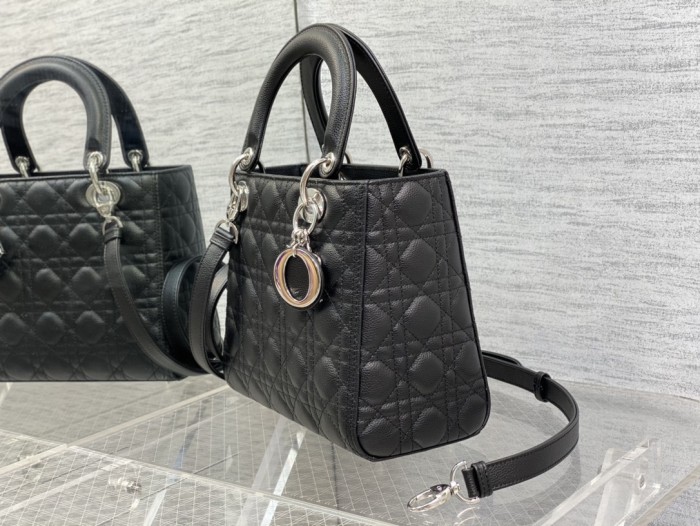 Handbag Dior size 17 cm