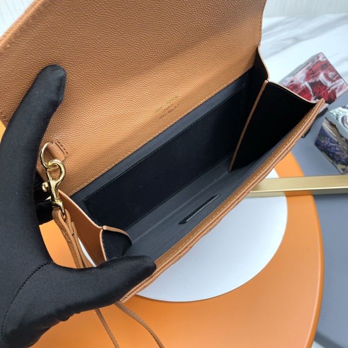 Handbags SAINT LAURENT 617662 size 21x16x3 cm