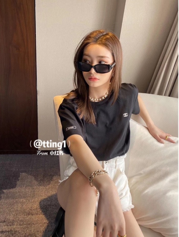 Clothes CHANEL 5