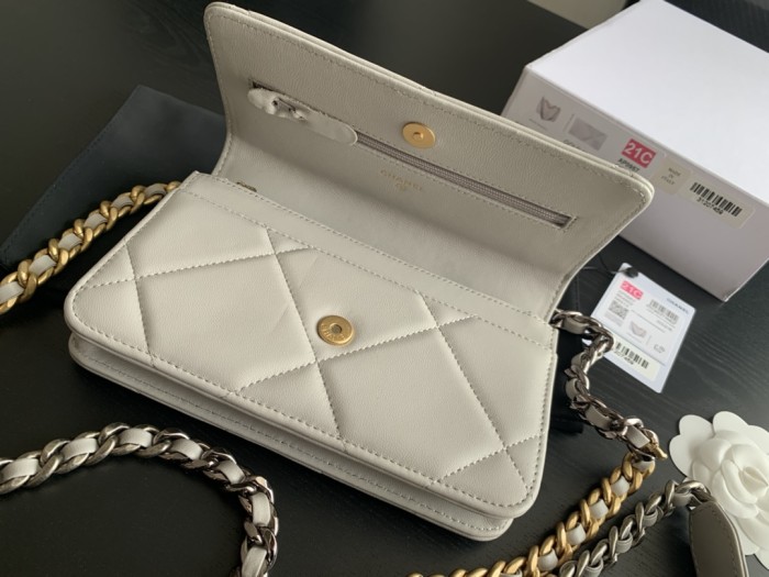 Handbag Chanel 0957 size 19 cm