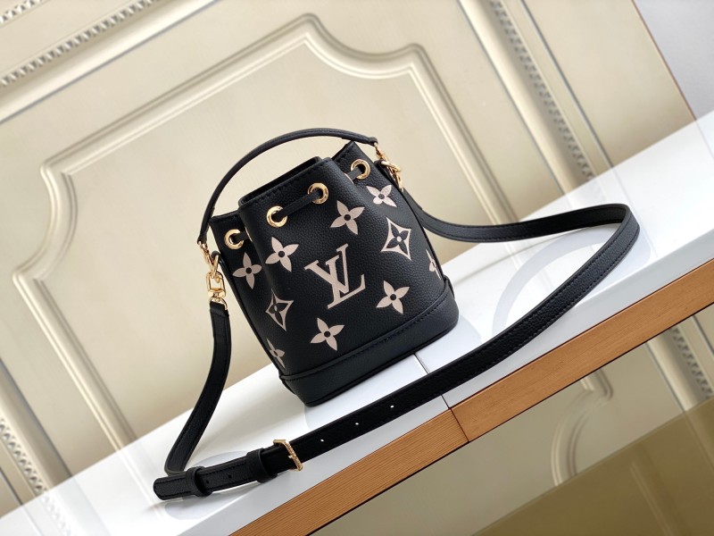 Handbag Louis Vuitton M46291 size 13 x 16 x 10 cm