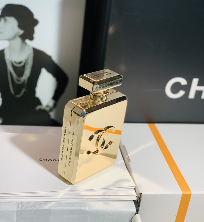 Handbag Chanel size 16*9*3.5* Cm