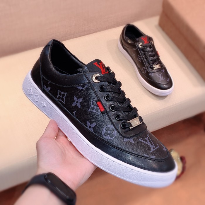 Louis Vuitton Low Top sneaker 85