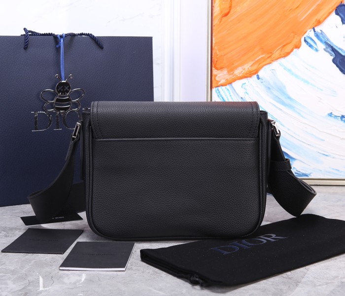 Handbag Dior 93322 size 23 x 18 x 6 cm