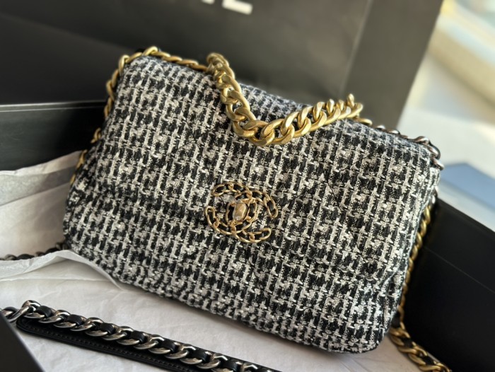 Handbag Chanel AS1161 size 30 CM