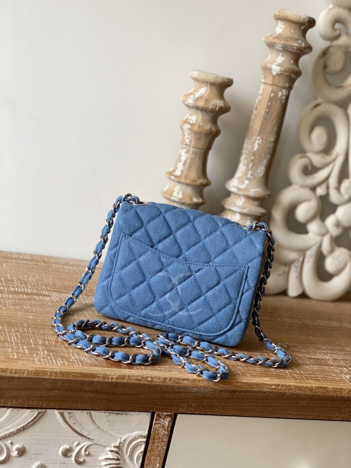 Handbag Chanel AS2070 size 20 6.5 12 cm