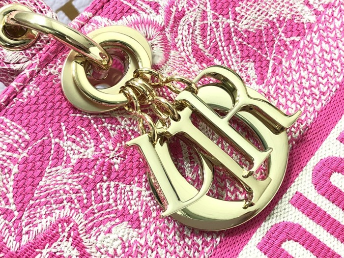 Handbag Dior M0566 size 32 x 25 x 11 cm