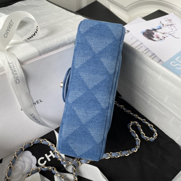 Handbag Chanel size 20 cm