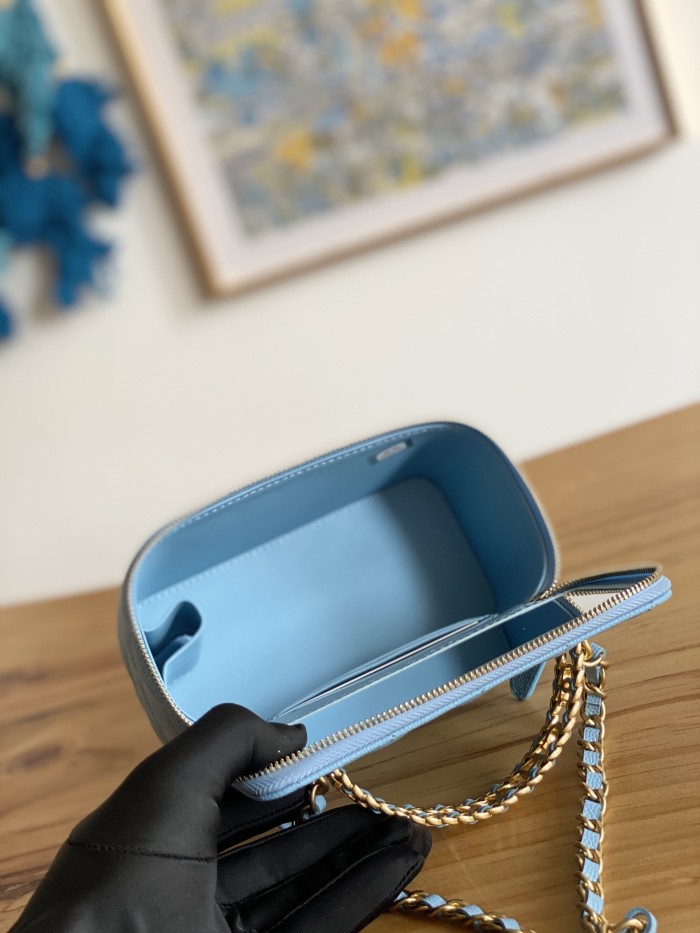 Handbag Chanel 81195 size 16 9.5 8 cm