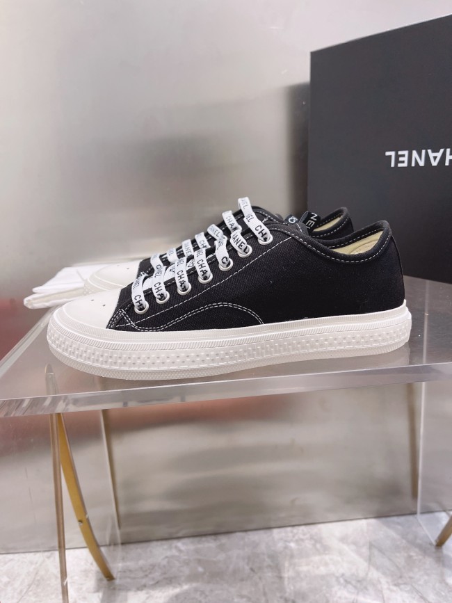 Chanel Flat canvas Sneaker 9