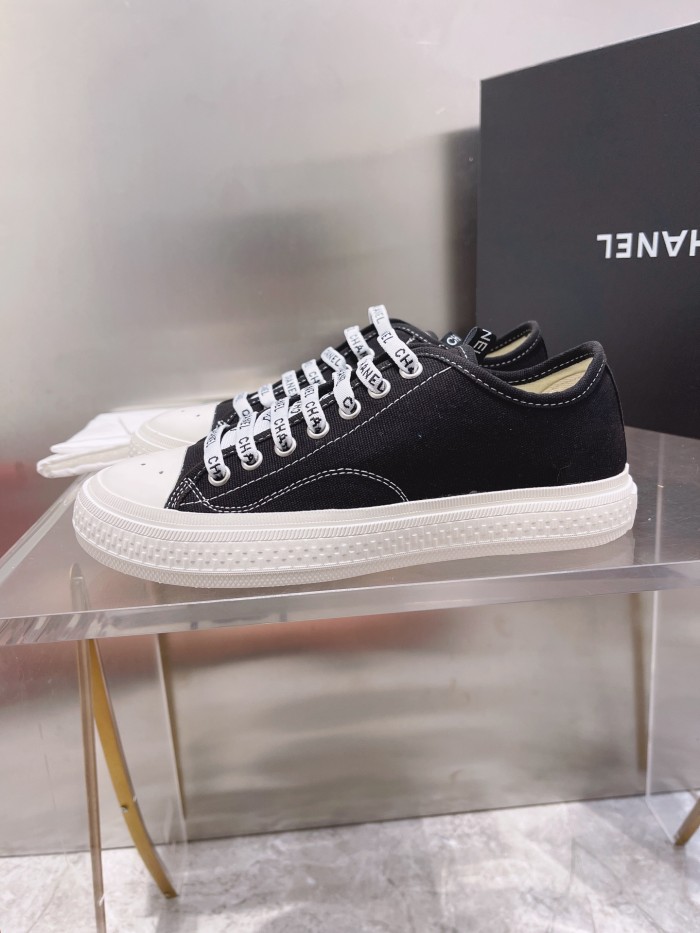 Chanel Flat canvas Sneaker 9