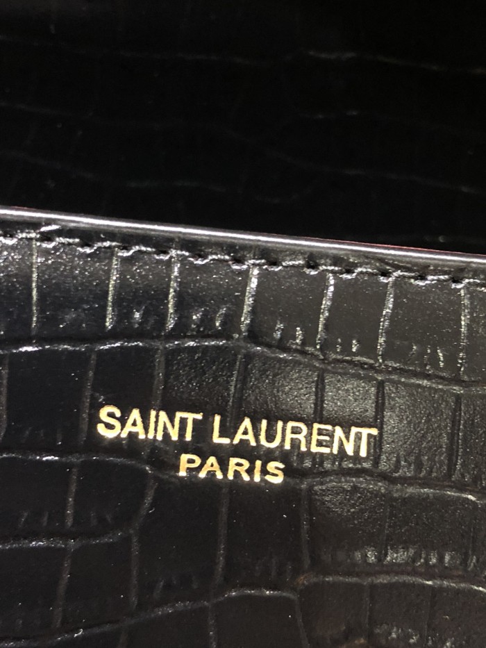 Handbags SAINT LAURENT 602716 size 20x16x7.5 cm