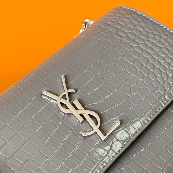 Handbags SAINT LAURENT 442906 size 22x16x8 cm