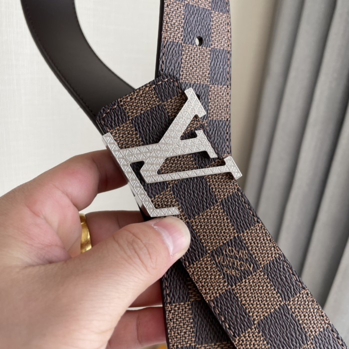 Louis Vuitton Belt 6 (width 4cm)