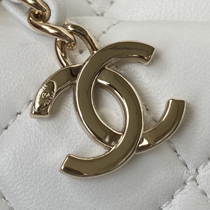 Handbag Chanel AS2927 size 17×15×6 cm