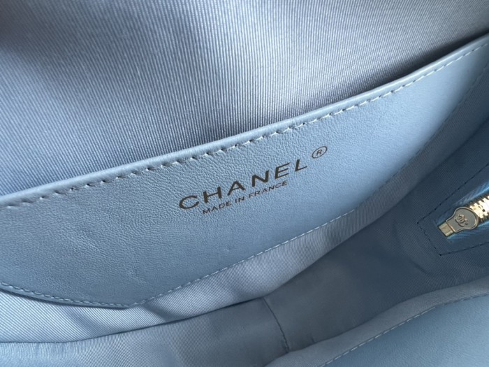 Handbag Chanel size 18cmx17cmx5 cm