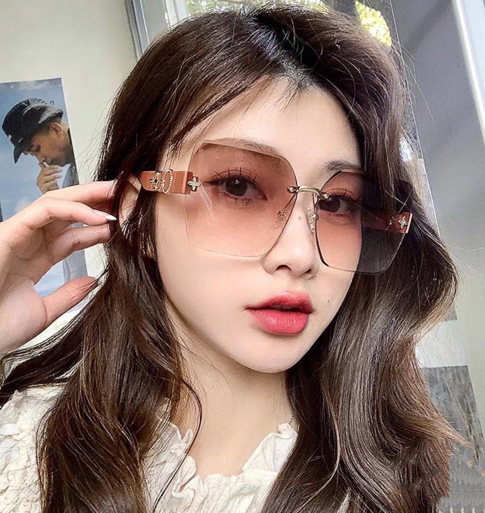 Sunglasses Louis Vuitton L0998