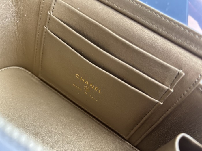 Handbag Chanel AP2303 size 17cmx9.5cmx8 cm